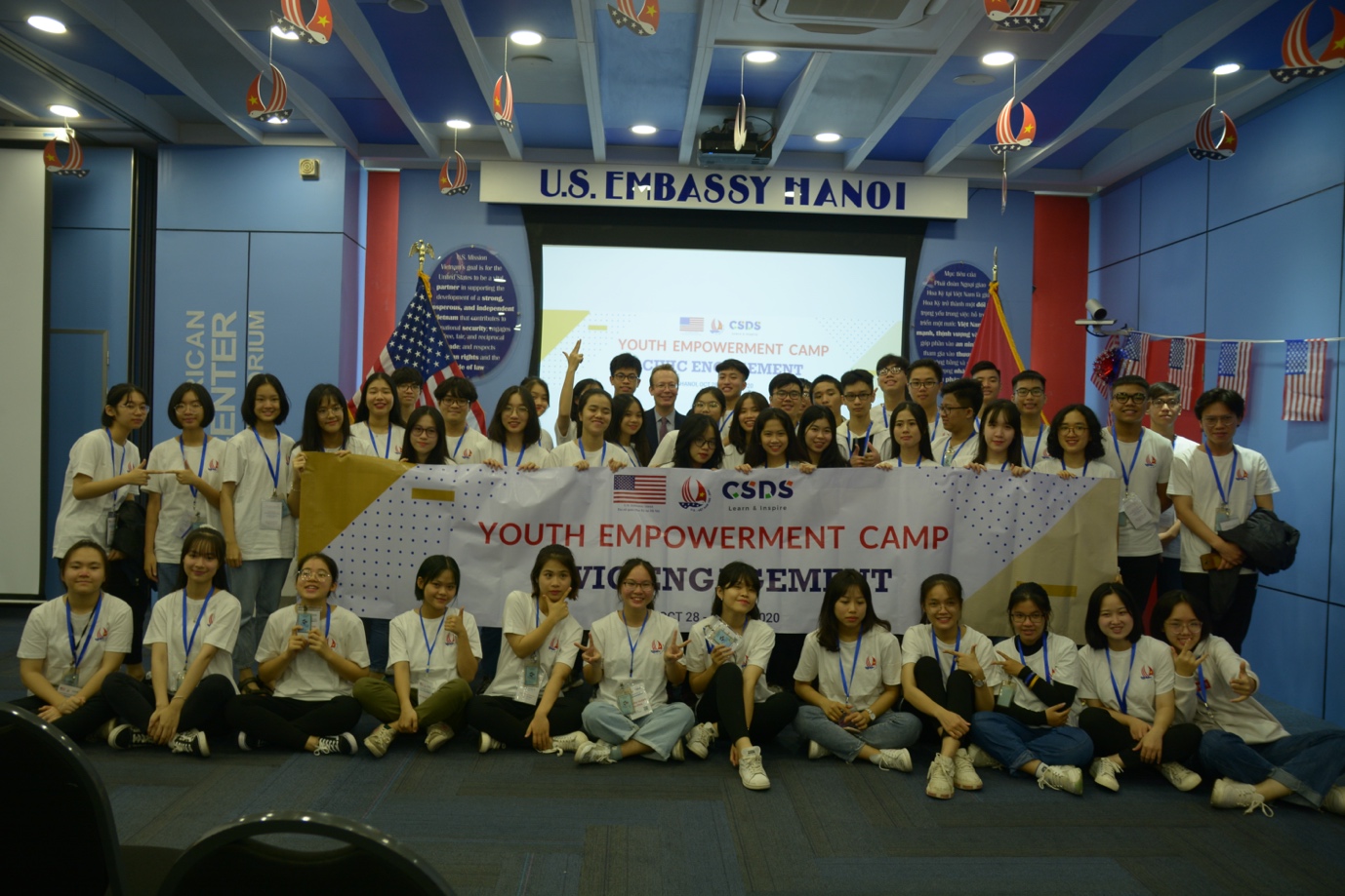 CNTers tham gia Hội trại tiếp sức Tuổi trẻ do Đại sứ quán Hoa Kỳ tổ chức tại Hà Nội